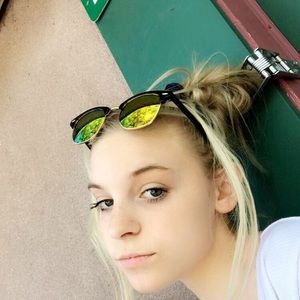 Meet your Posher, Sydney